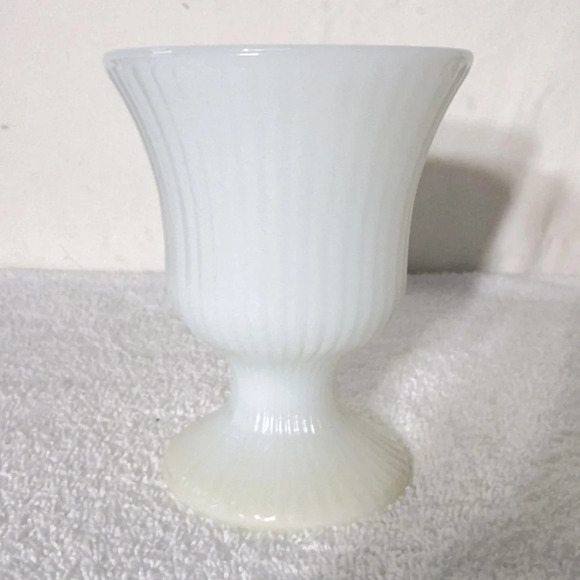 Vintage E.O. Brody Ribbed Milk Glass Footed Planter Goblet - Picture 3 of 12